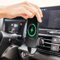 2-u-1 držač mobitela za brzo bežično punjenje u autu